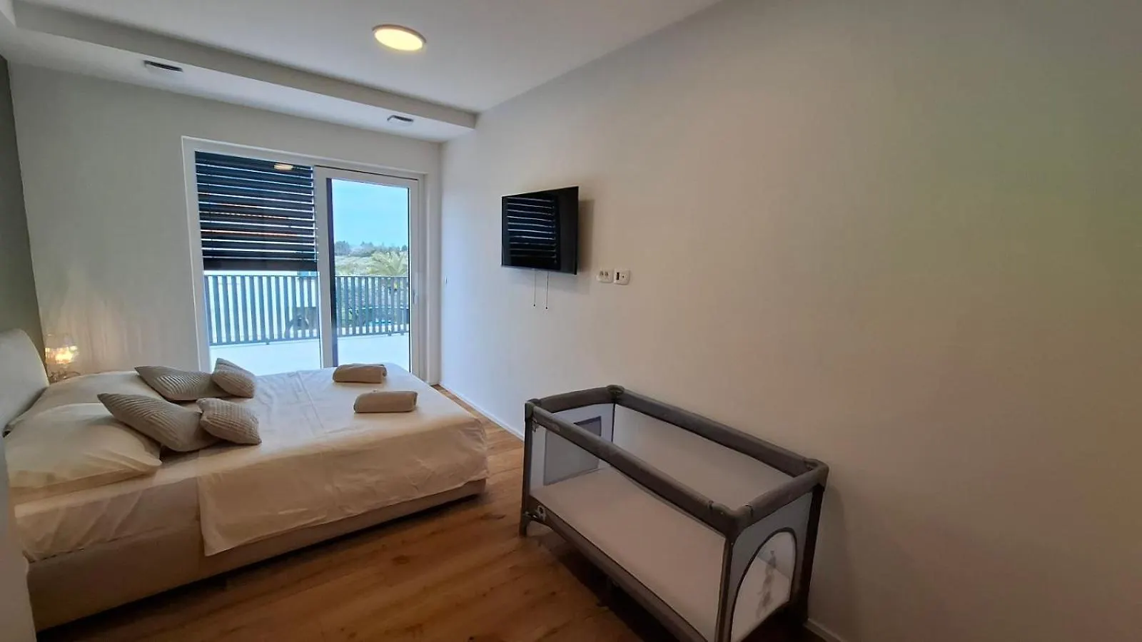 Villa Faro - New House, Near Beaches, Heated Pool, Playroom, Bbq, Salvore - Istria Croatia